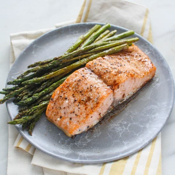 Grilled Salmon with Asparagus